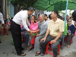 ເບິ່ງແຍງດູແລບຸນເຕັດໃຫ້ຄົນທຸກຍາກ